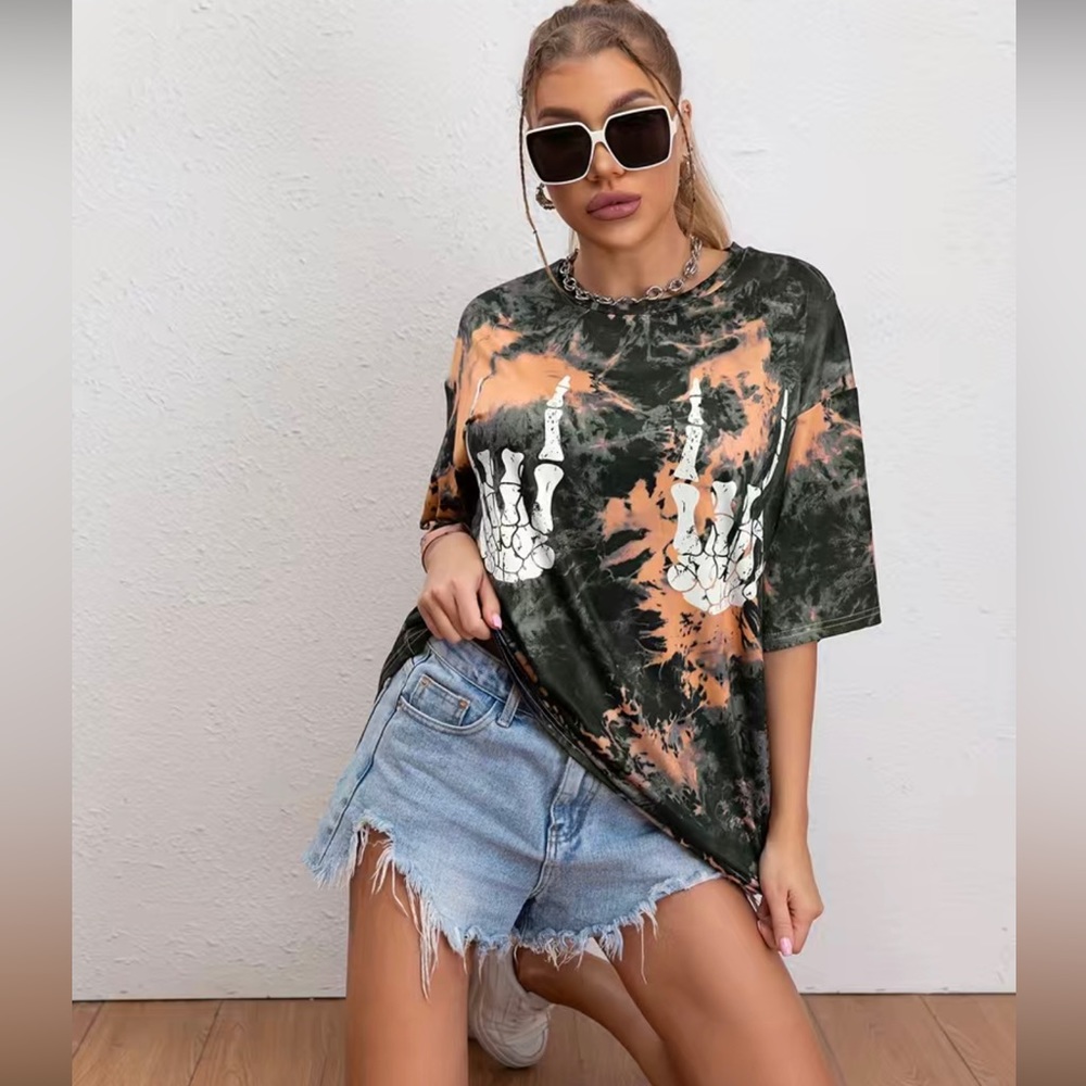Tie Dye & Skull Hand Print T-Shirt, Short Sleeve Casual Tee nwt